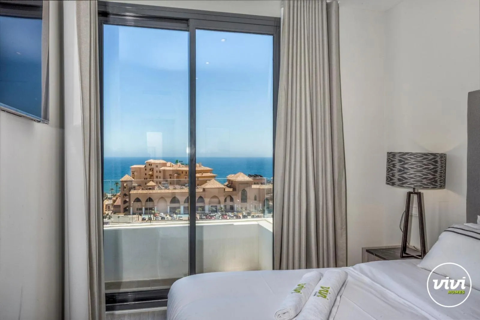 Vivi Homes -Zumo Pool, Jacuzzi, Gym & Sea View Fuengirola Holiday home