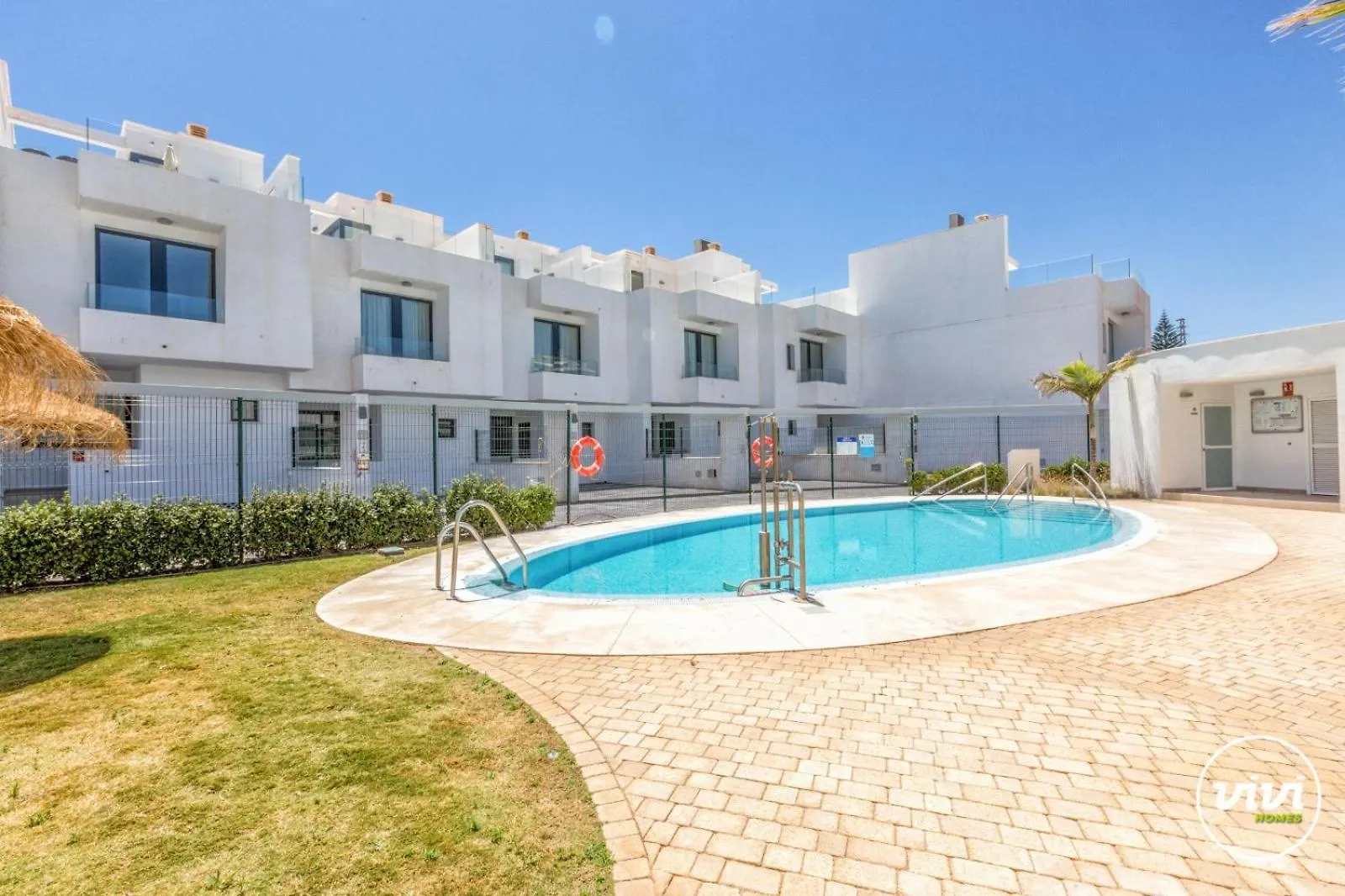 Vivi Homes -Zumo Pool, Jacuzzi, Gym & Sea View Fuengirola