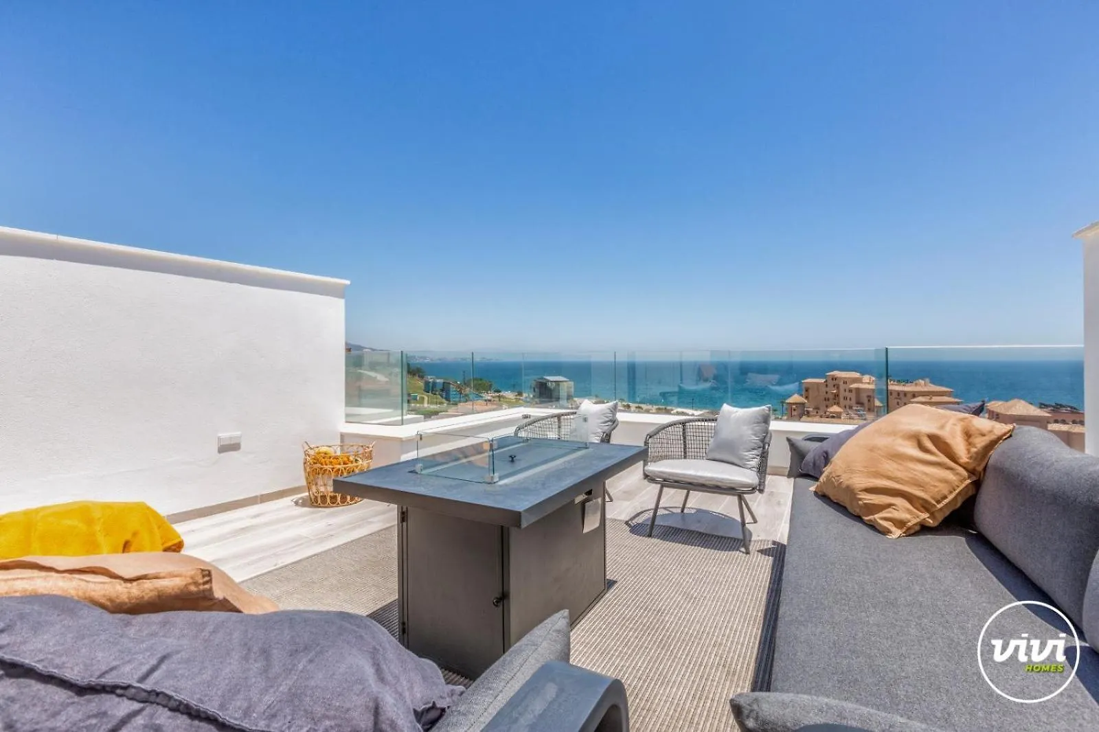 Vivi Homes -Zumo Pool, Jacuzzi, Gym & Sea View Fuengirola