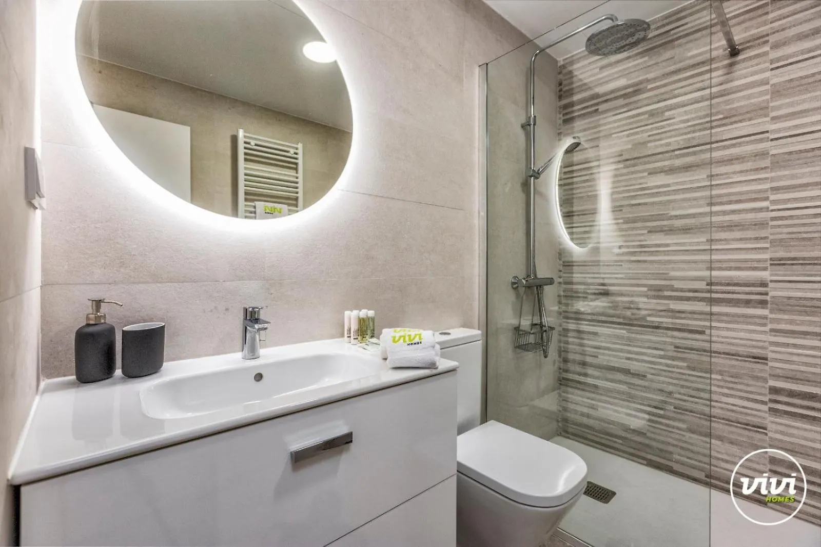 Vivi Homes -Zumo Pool, Jacuzzi, Gym & Sea View Fuengirola