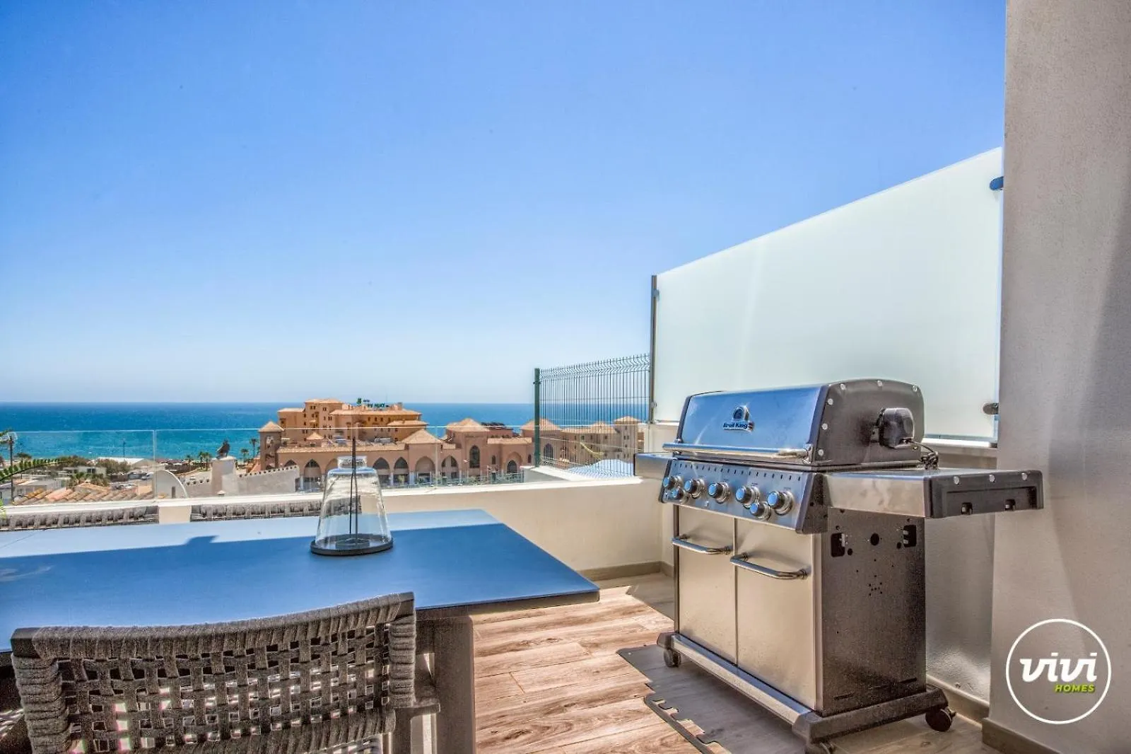 פואנגירולה Vivi Homes -Zumo Pool, Jacuzzi, Gym & Sea View 0*,  ספרד