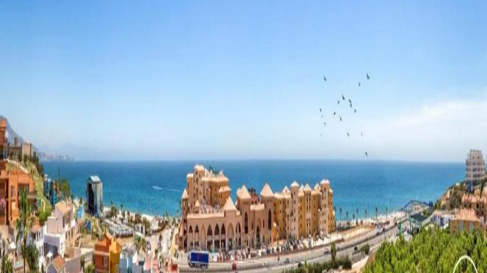 בית נופש פואנגירולה Vivi Homes -Zumo Pool, Jacuzzi, Gym & Sea View